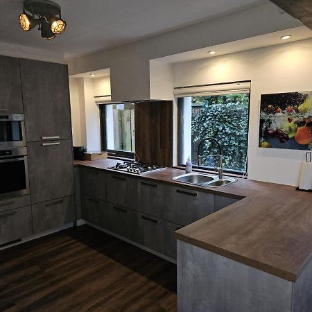 Guesthouse Max Dongen Esterno foto