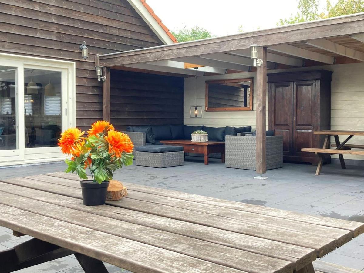 Guesthouse Max Dongen Esterno foto