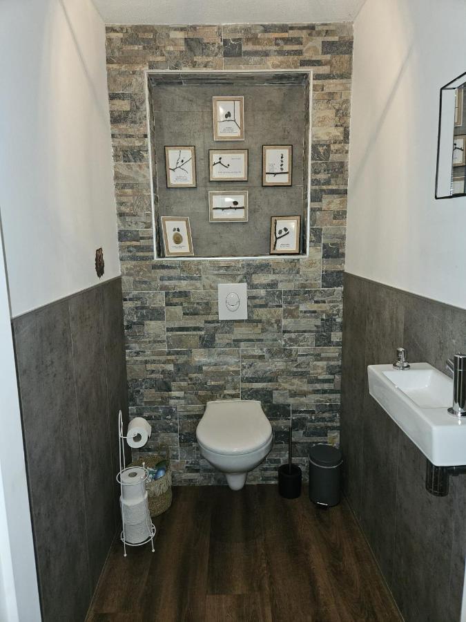 Guesthouse Max Dongen Esterno foto